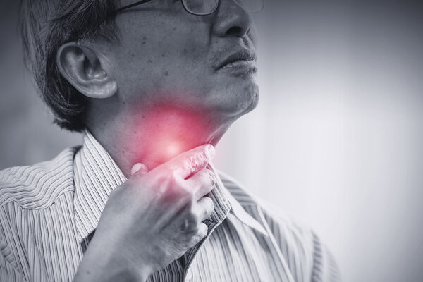 喉咙反复发炎是艾滋病吗